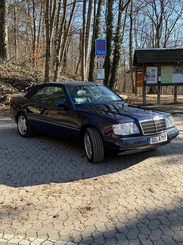 Gebraucht Mercedes 200 136 PS (100 kW) 1996 Blau Cabrio
