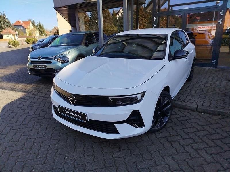 Neu Opel Astra Edition 114 kW (156 PS) 2026 Lack weiss banquise/typ aussen Limousine