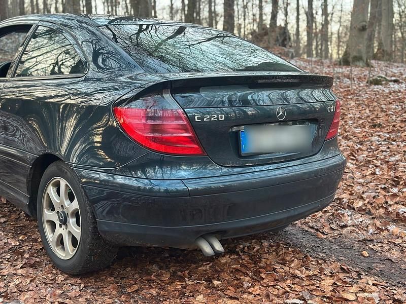 Gebraucht Mercedes C220 150 PS (110 kW) 2001 Schwarz Coupé