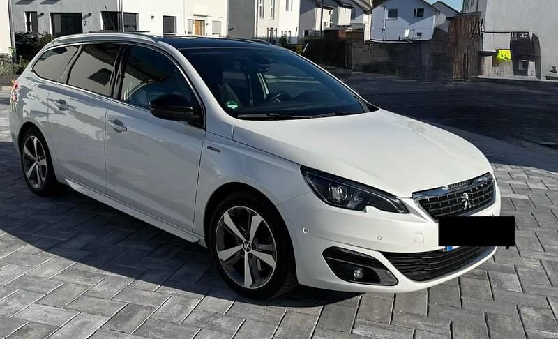 Weiß Gebraucht 2017 Peugeot 308 GT-line Kombi | 8.750 € (Guter Preis) - Bild 1/4