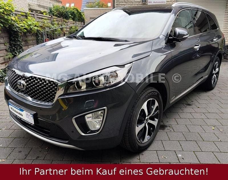 Grau Gebraucht 2016 Kia Sorento Spirit SUV | 20.498 € (Fairer Preis) - Bild 1/4