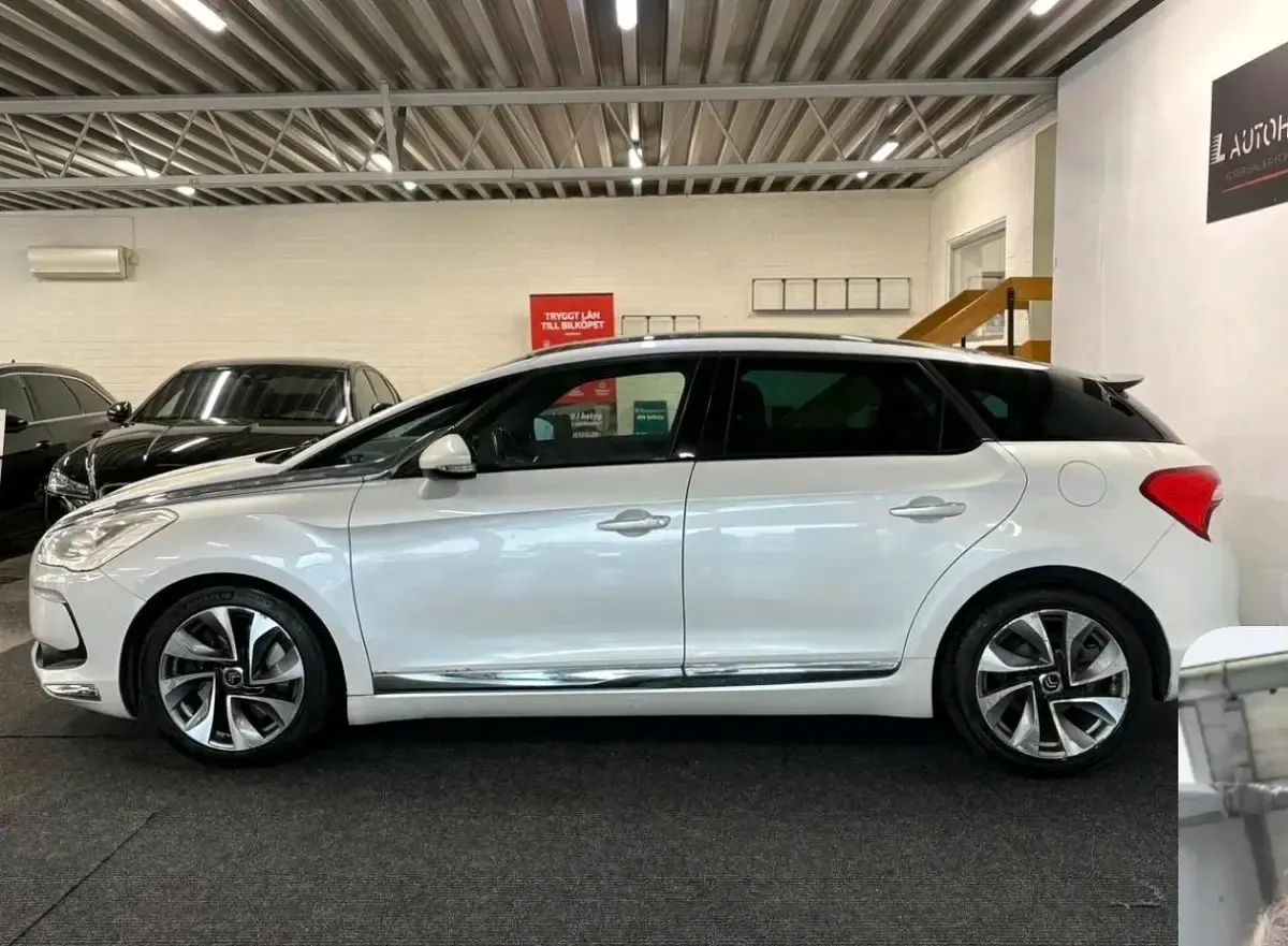 Gebraucht Citroën DS5 163 PS (119 kW) 2012 Weiß Kleinwagen