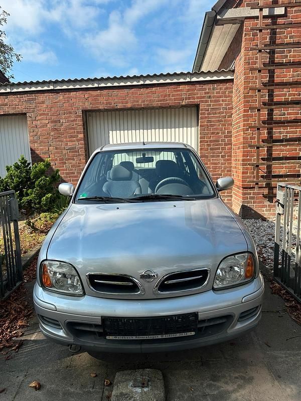 Silber Gebraucht 2002 Nissan Micra Kleinwagen | 1.000 € (Fairer Preis) - Bild 1/4