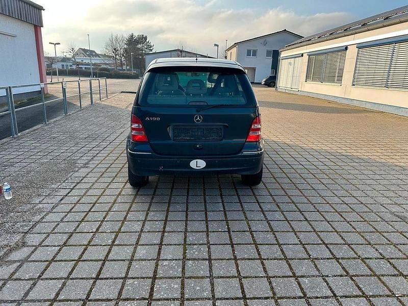 Gebraucht Mercedes A190 Elegance 125 PS (91 kW) 2001 Blau Van / Kleinbus