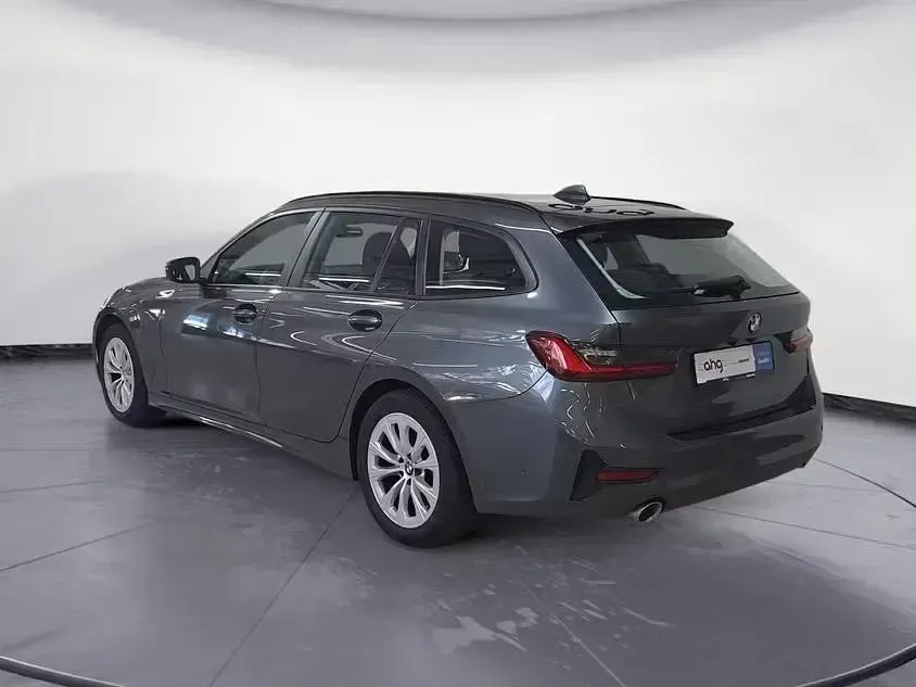 Gebraucht BMW 320 190 PS (139 kW) 2022 Grau Kombi