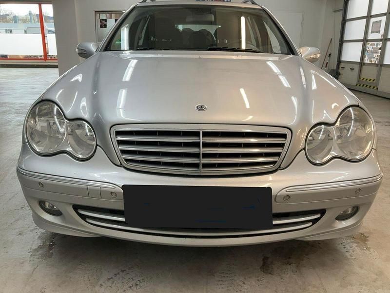 Gebraucht Mercedes C220 Elegance 150 PS (110 kW) 2006 Silber Kombi
