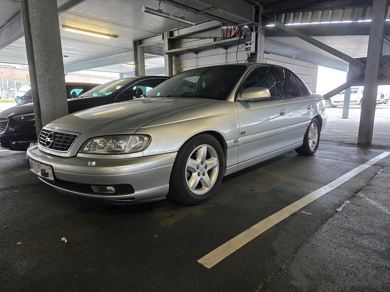 Silber Gebraucht 2001 Opel Omega Limousine | 3.250 € (Fairer Preis) - Bild 1/4