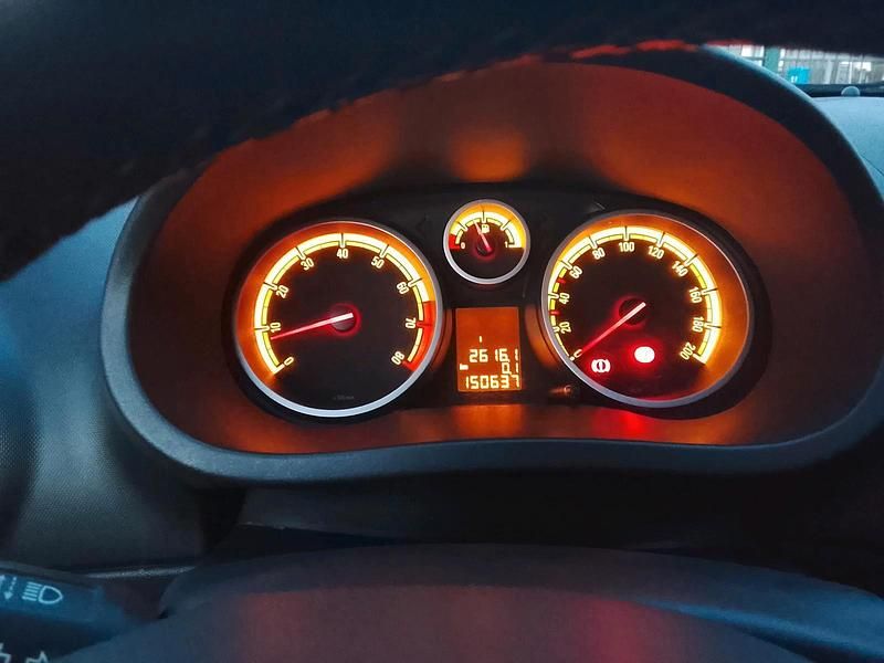 Gebraucht Opel Corsa 69 PS (50 kW) 2010 Silber Kleinwagen