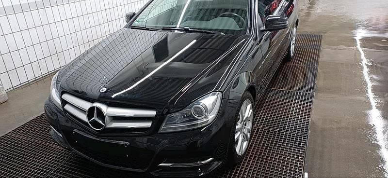 Gebraucht Mercedes C200 184 PS (135 kW) 2015 Schwarz Coupé