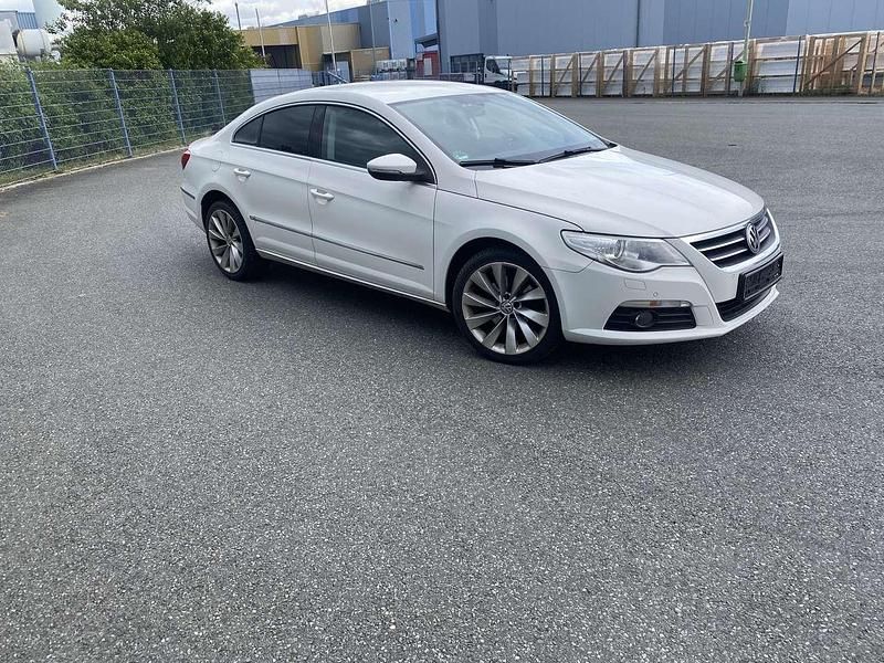 Gebraucht VW Passat Comfortline 160 PS (117 kW) 2009 Candyweiß Limousine