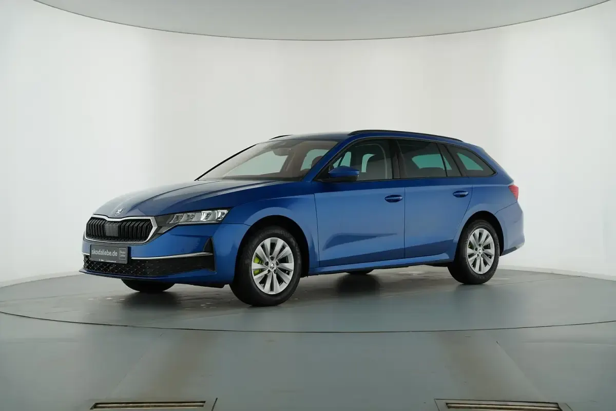 Gebraucht Skoda Octavia Selection 150 PS (110 kW) 2025 Raceblau metallic Limousine