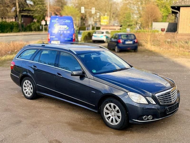 Gebraucht Mercedes E200 184 PS (135 kW) 2010 Grau Kombi