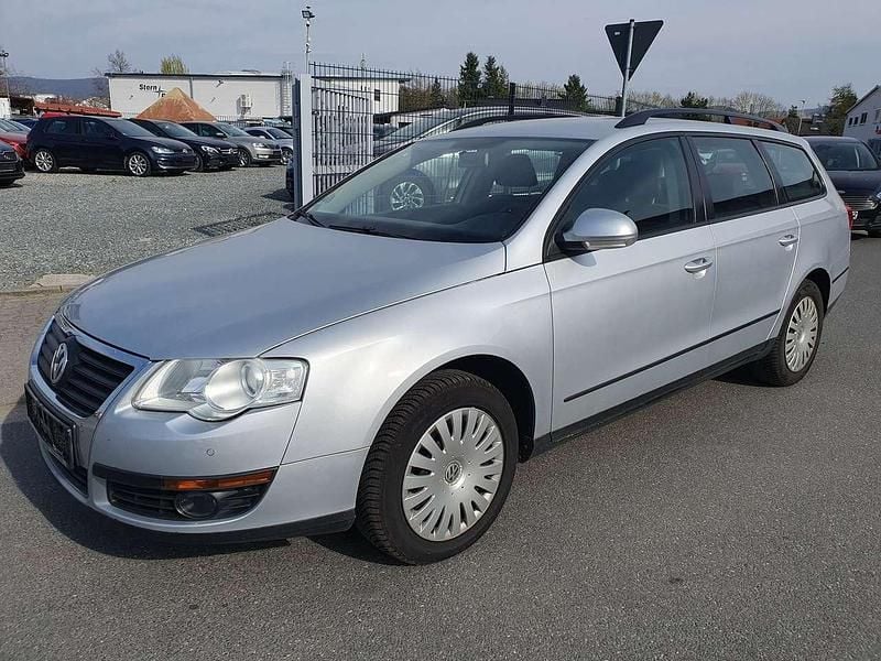 Gebraucht VW Passat Trendline 140 PS (102 kW) 2009 Reflex silver metallic Kombi