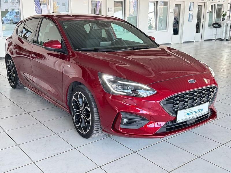 Gebraucht Ford Focus ST-Line 182 PS (133 kW) 2019 Rot Limousine