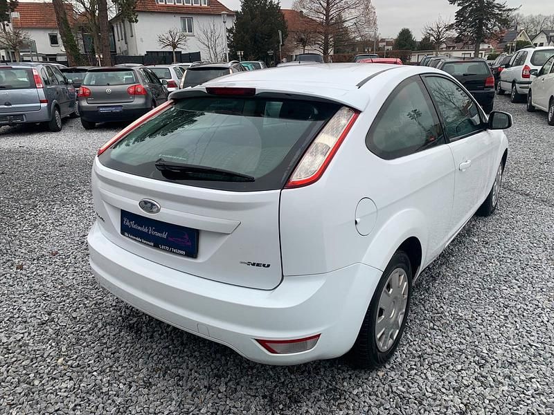 Gebraucht Ford Focus 100 PS (73 kW) 2008 Weiß Limousine