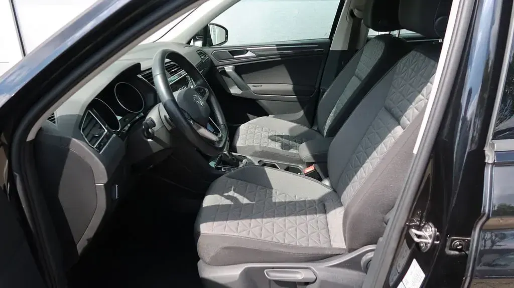 Gebraucht VW Tiguan Life 150 PS (110 kW) 2022 Schwarz SUV