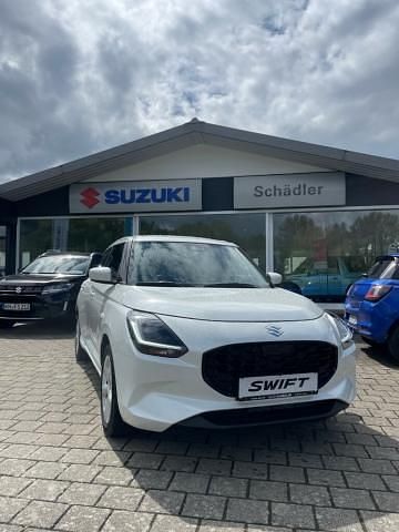 Weiß Neu 2025 Suzuki Swift Comfort Kleinwagen | 19.990 € - Bild 1/4