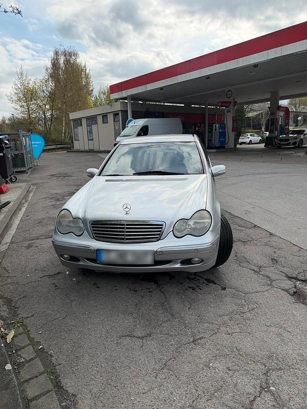 Gebraucht Mercedes C220 143 PS (105 kW) 2002 Grau Limousine