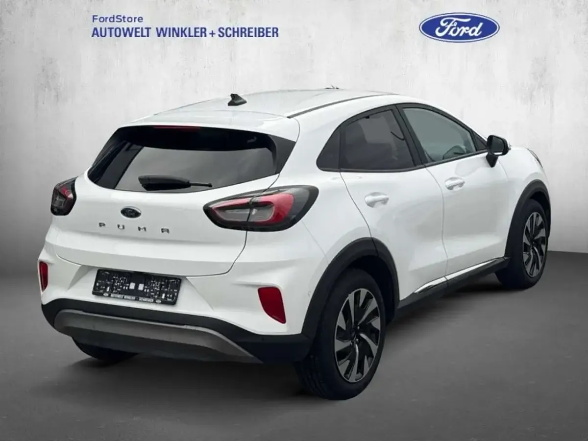 Gebraucht Ford Puma Titanium 125 PS (91 kW) 2023 Frozen white SUV