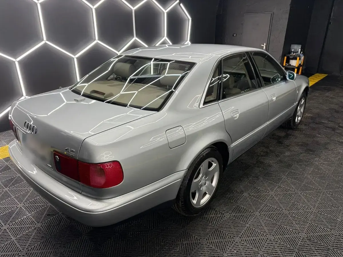 Gebraucht Audi A8 Advanced 299 PS (219 kW) 1996 Silber Limousine