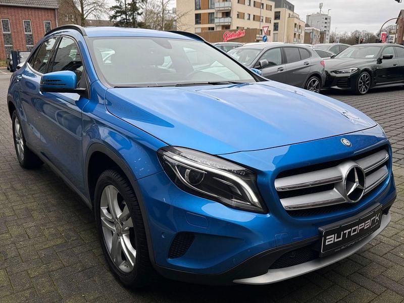 Gebraucht Mercedes GLA180 Style 122 PS (89 kW) 2016 Blau SUV