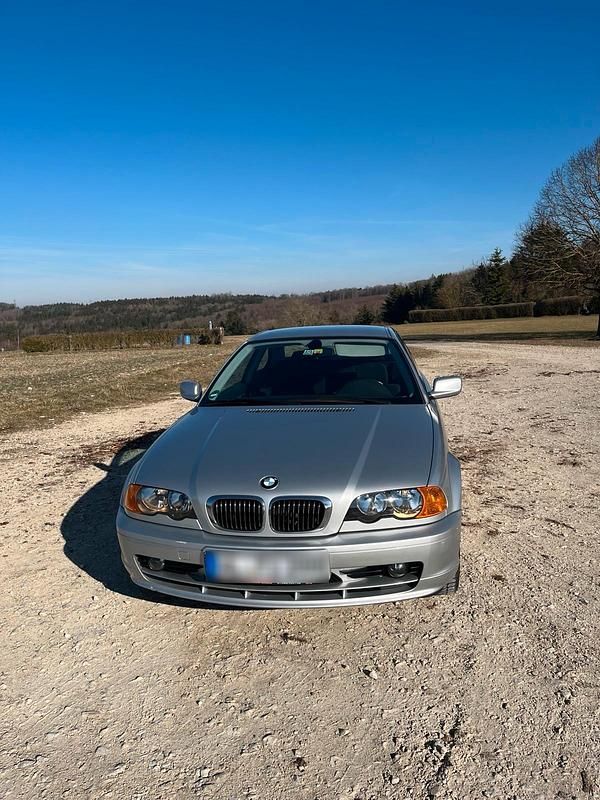 Second-hand BMW 320 150 CP (110 kW) 2000 Argintiu Coupe