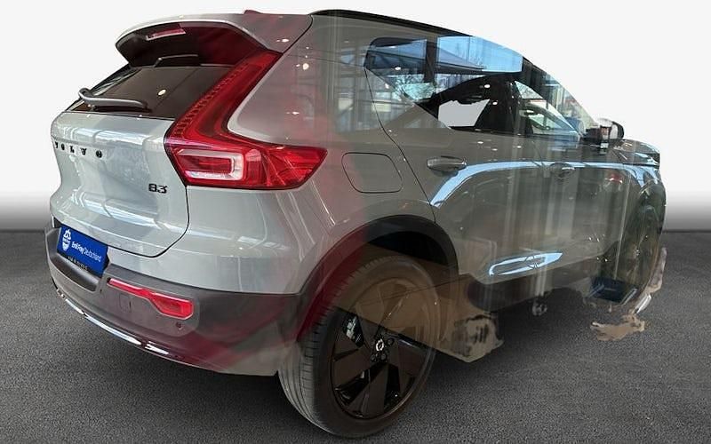Neu Volvo XC40 Plus 163 PS (119 kW) 2026 Grau SUV