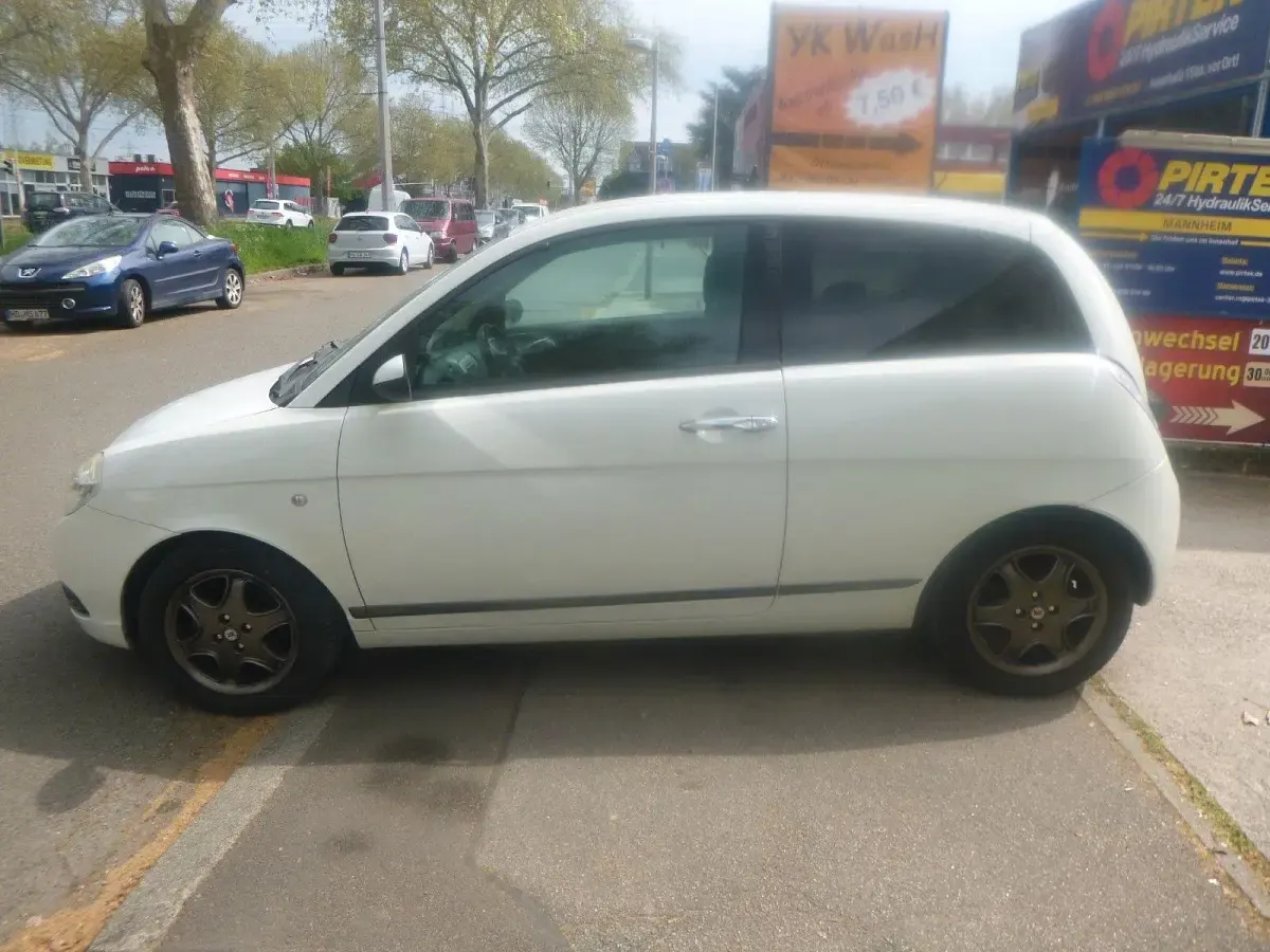 Second-hand Lancia Ypsilon 95 CP (69 kW) 2008 Alb Hatchback