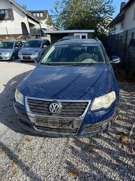 Blau Gebraucht 2008 VW Passat Comfortline Kombi | 1.050 € (Superpreis) - Bild 1/4