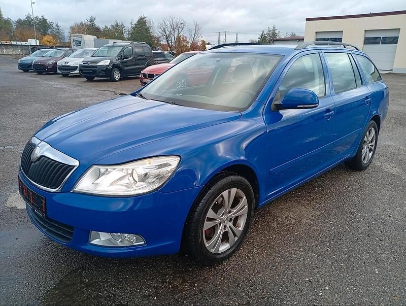 Blau Gebraucht 2009 Skoda Octavia Ambiente Kombi | 3.590 € (Teuer) - Bild 1/4