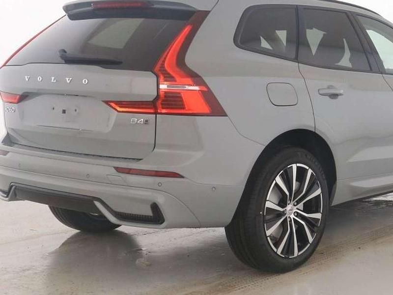 Gebraucht Volvo XC60 Plus 197 PS (144 kW) 2024 Vapour grey SUV