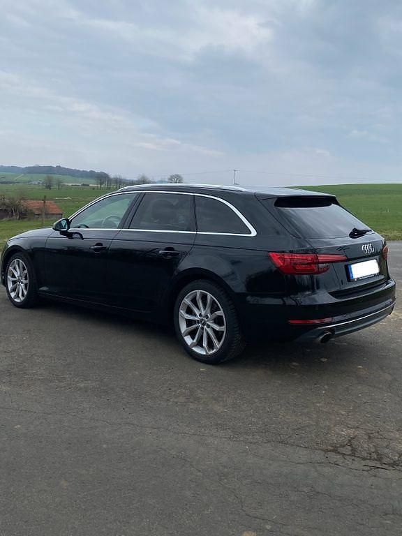 Gebraucht Audi A4 Sport 190 PS (139 kW) 2016 Schwarz Kombi