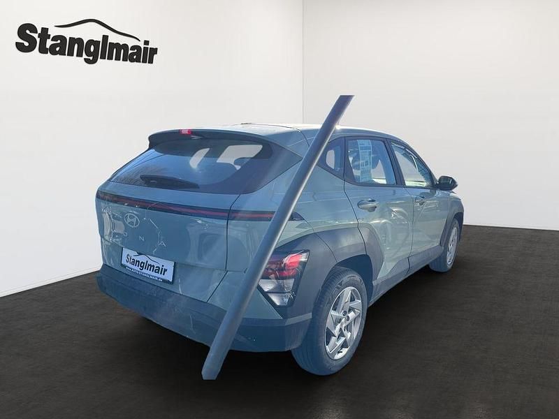 Neu Hyundai Kona Select 150 PS (110 kW) 2026 Blau SUV