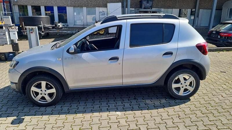 Gebraucht Dacia Sandero Ambiance 90 PS (66 kW) 2013 Limousine