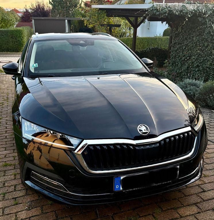 Schwarz Gebraucht 2020 Skoda Octavia Ambition Kombi | 18.500 € (Fairer Preis) - Bild 1/4