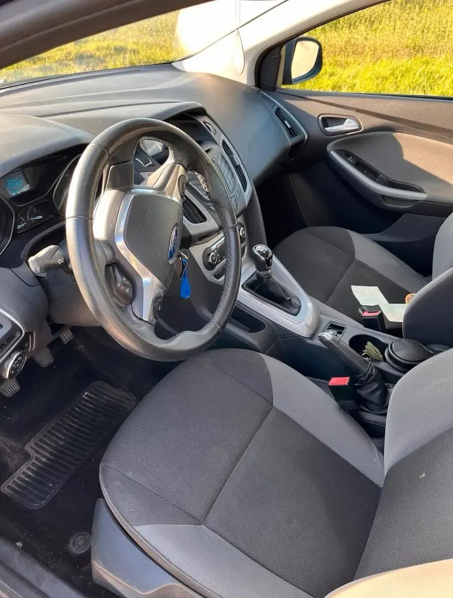 Gebraucht Ford Focus 125 PS (91 kW) 2012 Grau Limousine