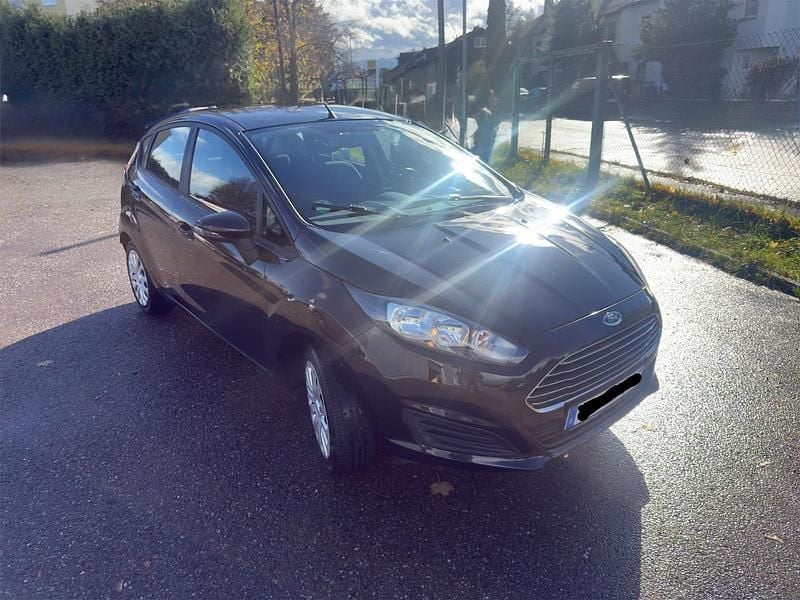 Schwarz Gebraucht 2015 Ford Fiesta Trend Kleinwagen | 4.900 € (Fairer Preis) - Bild 1/4