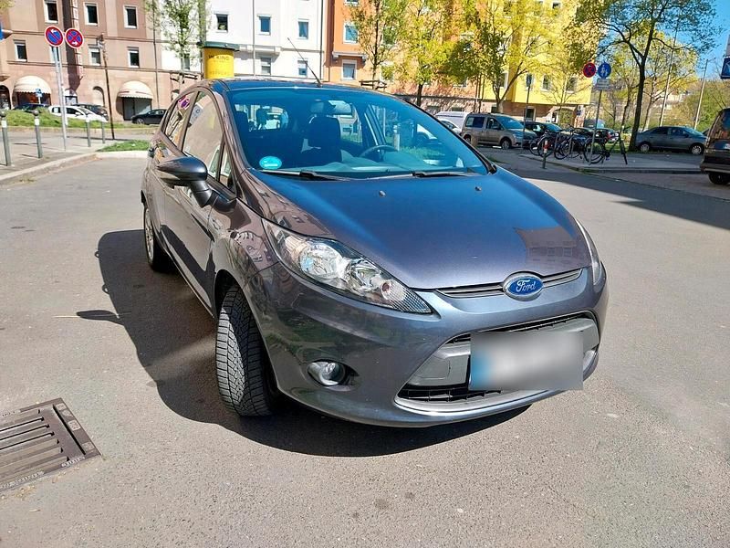 Gebraucht Ford Fiesta 80 PS (58 kW) 2010 Grau Kleinwagen