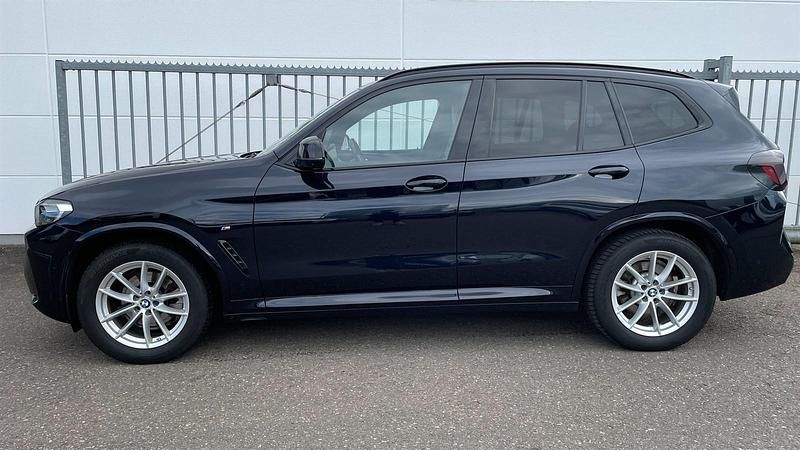 Gebraucht BMW X3 Efficient Dynamics 190 PS (139 kW) 2023 Carbonschwarz metallic SUV