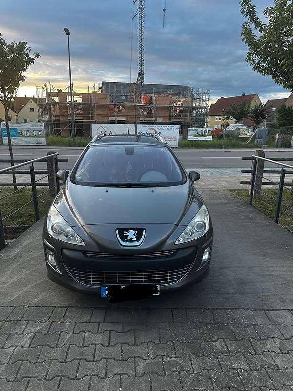 Grau Gebraucht 2008 Peugeot 308 Platinum Kombi | 3.999 € (Etwas zu teuer) - Bild 1/4