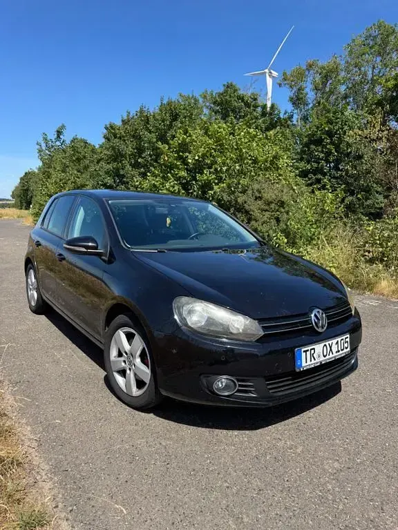 Gebraucht VW Golf VI Team 105 PS (77 kW) 2010 Schwarz Kleinwagen