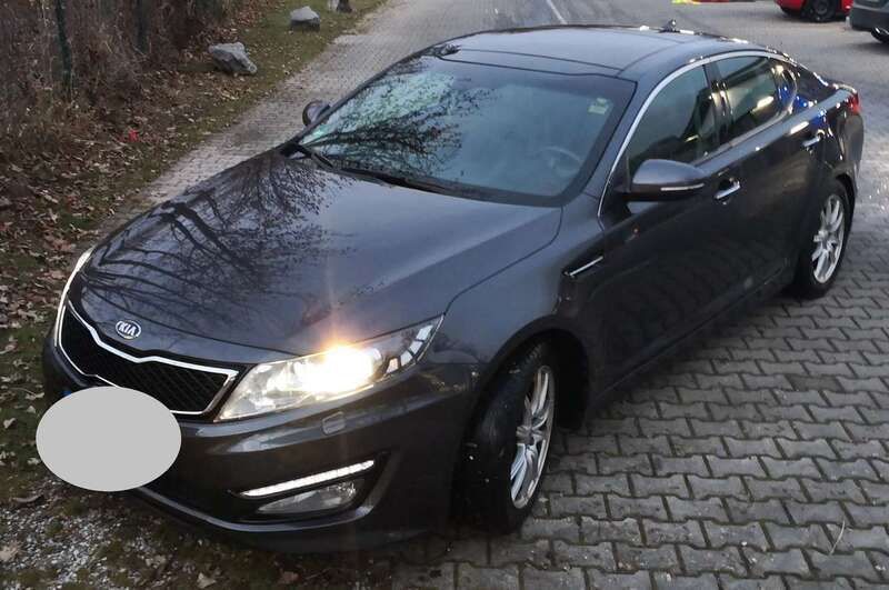 Grau Gebraucht 2012 Kia Optima Spirit Limousine | 9.000 € (Fairer Preis) - Bild 1/4