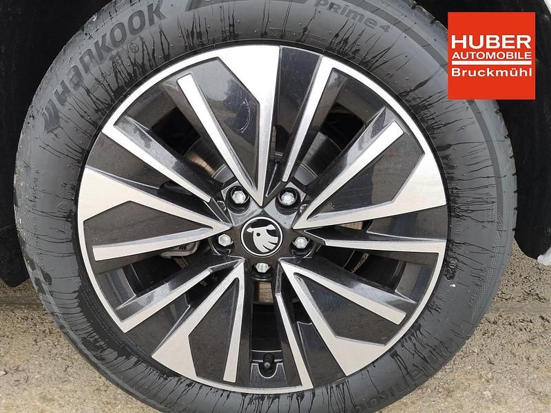 Neu Skoda Superb Selection 220 PS (161 kW) 2025 Pebble silver metallic Kombi