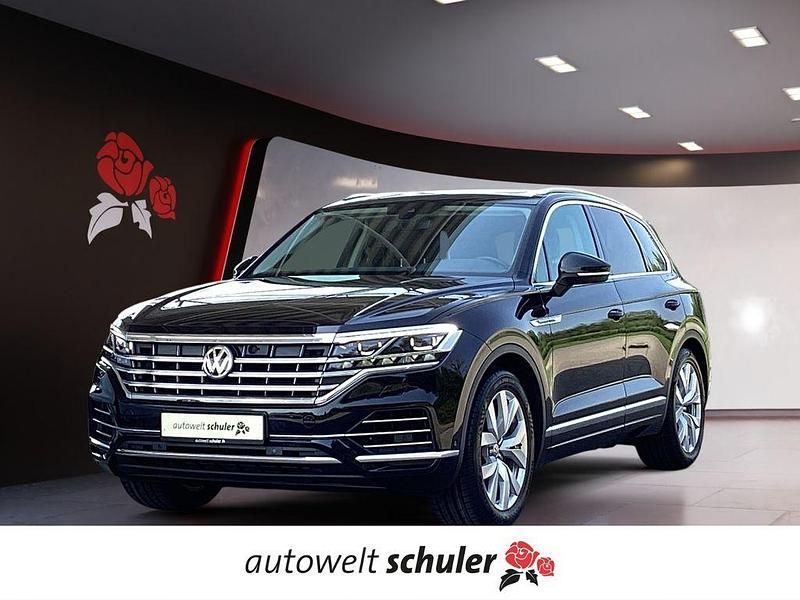 Deep black perleffekt Gebraucht 2018 VW Touareg Elegance SUV | 45.289 € (Etwas zu teuer) - Bild 1/4