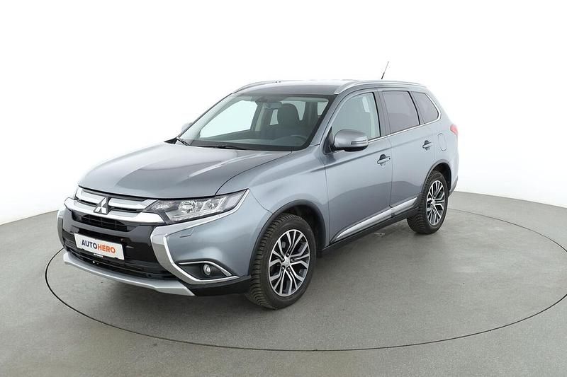 Grau Gebraucht 2016 Mitsubishi Outlander SUV | 17.950 € (Fairer Preis) - Bild 1/3