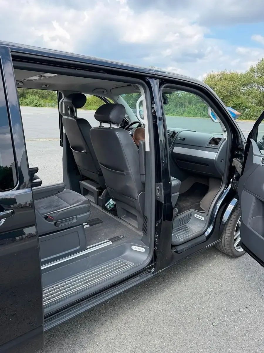 Gebraucht VW Multivan Highline 180 PS (132 kW) 2011 Schwarz Van / Kleinbus