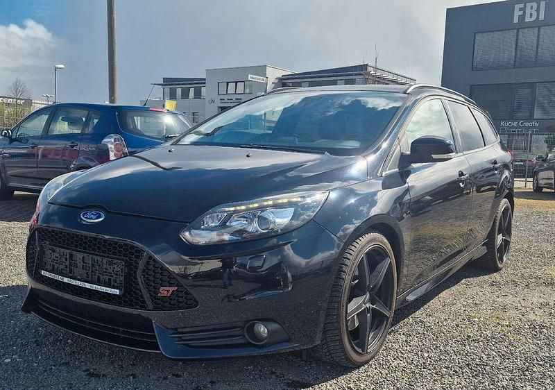 Gebraucht Ford Focus ST 250 PS (183 kW) 2014 Schwarz Limousine