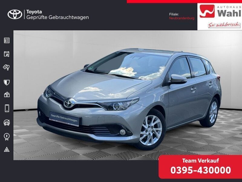 Silber Gebraucht 2016 Toyota Auris Edition-S Limousine | 12.490 € (Teuer) - Bild 1/4