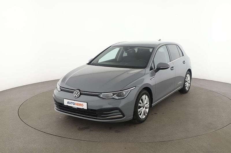 Grau Gebraucht 2020 VW Golf VIII Style Limousine | 23.510 € (Fairer Preis) - Bild 1/3