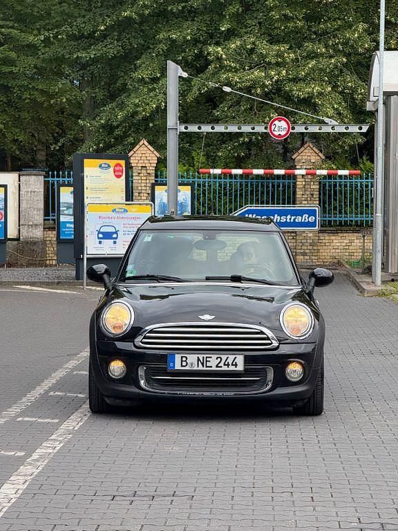 Schwarz Gebraucht 2011 Mini One Clubman Kombi | 5.550 € (Fairer Preis) - Bild 1/4